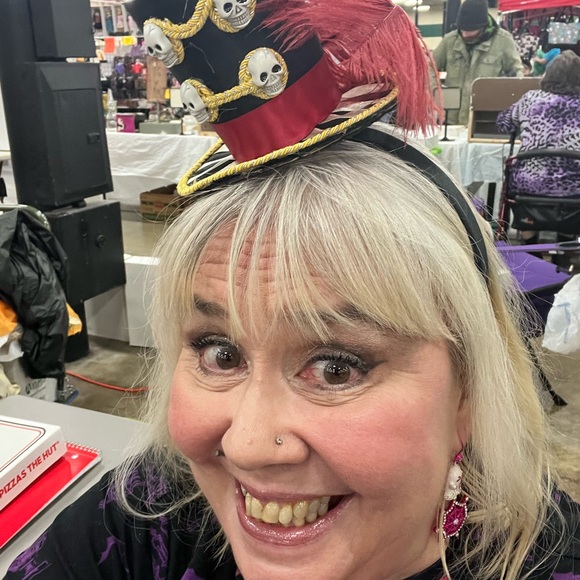 Make Me an Offer - Picture 1 of 2